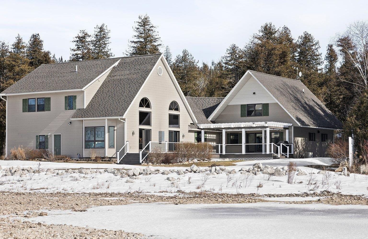 N 934 Gros Cap Rd Saint Ignace, MI 49781 - Thumbnail 2