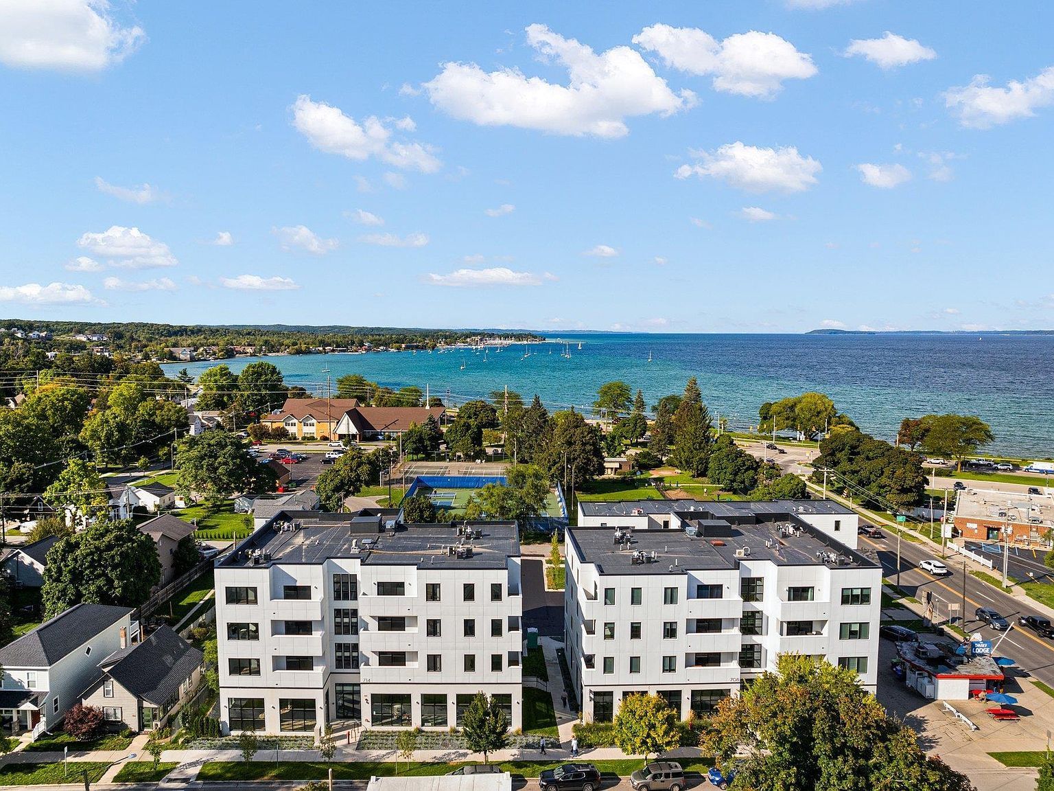 714-206 Randolph St Traverse City, MI 49684 - Thumbnail 2