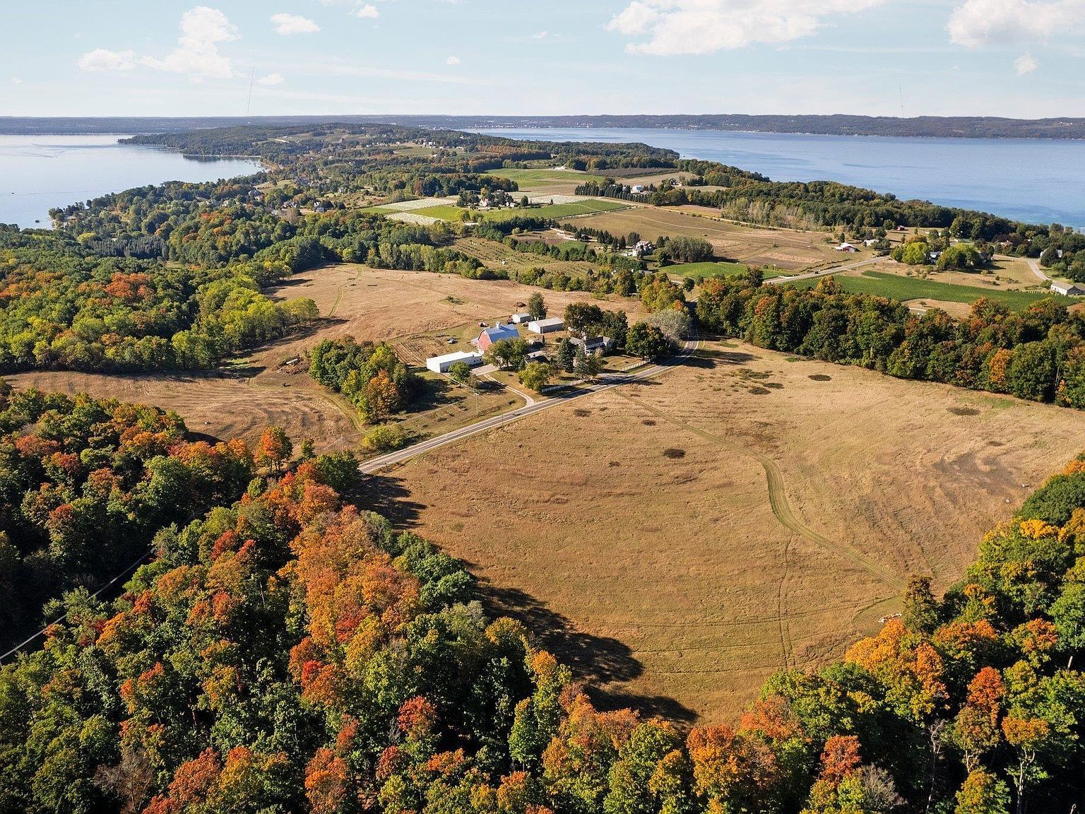 1378 Gray Rd Traverse City, MI 49686 - Thumbnail 2