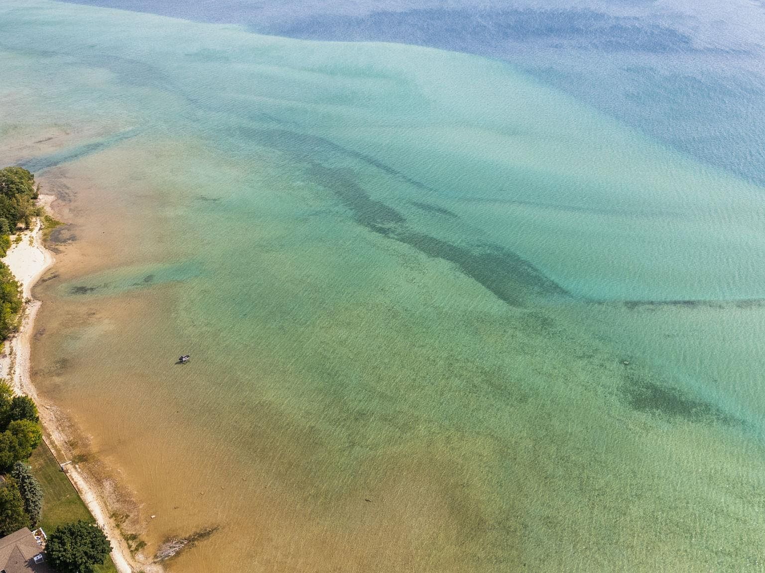 5380 S West Bay Shore Dr Suttons Bay, MI 49682 - Thumbnail 2