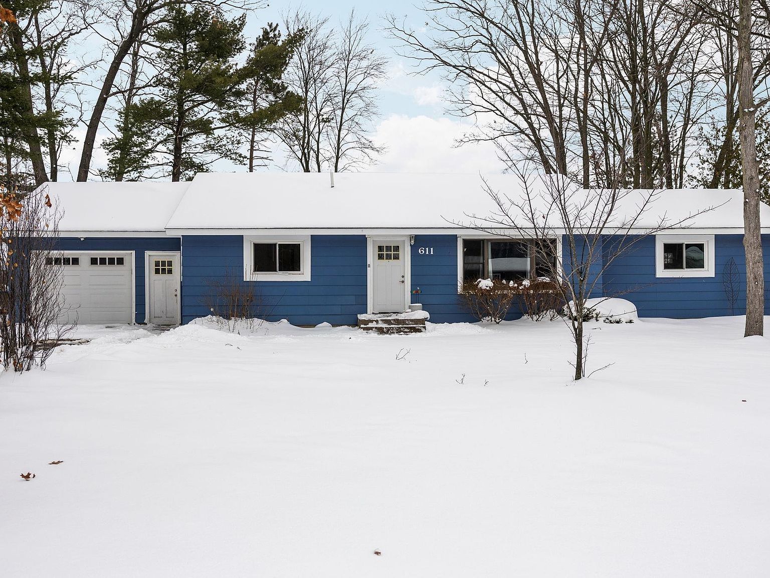 611 George St Traverse City, MI 49686 - Thumbnail 2