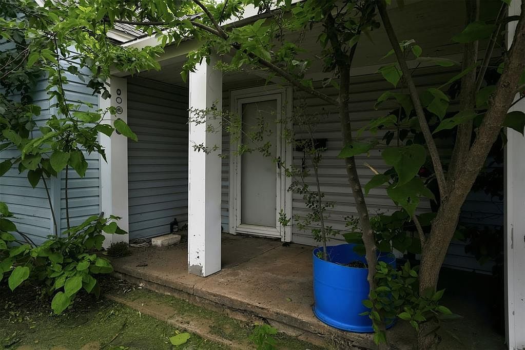 614 W 5th St Elk City, OK 73644, 73644