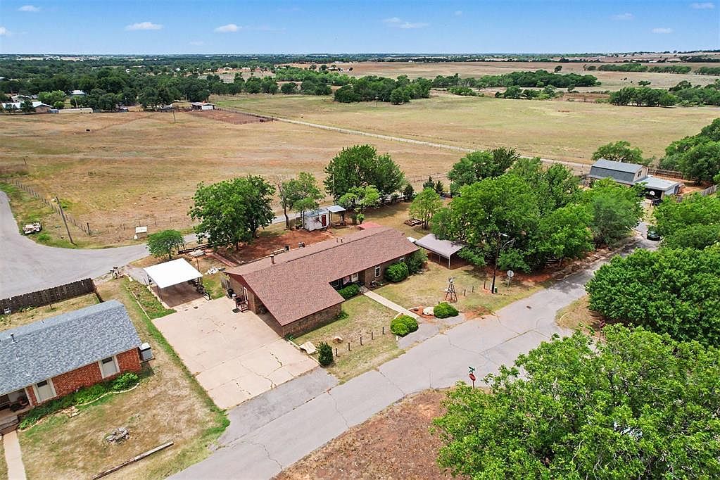 502 W Enterprise Ave Sayre, OK 73662, 73662