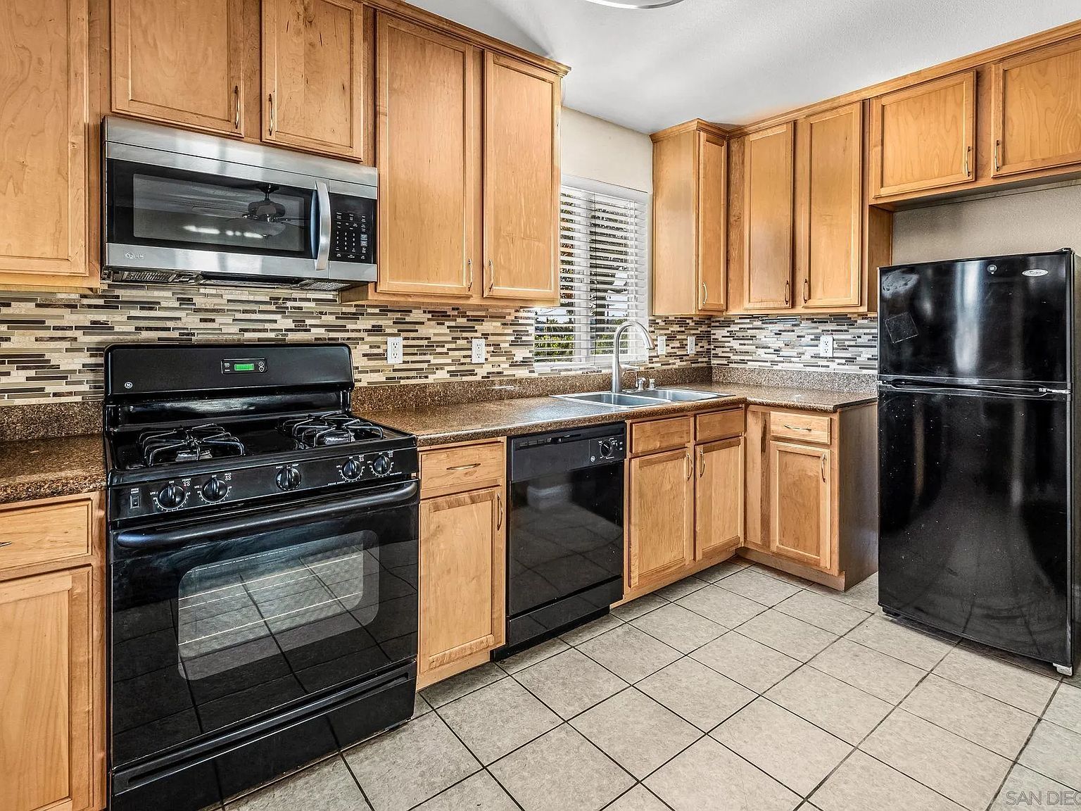 6101 Adelaide Ave UNIT 102 San Diego, CA 92115 - Thumbnail 2