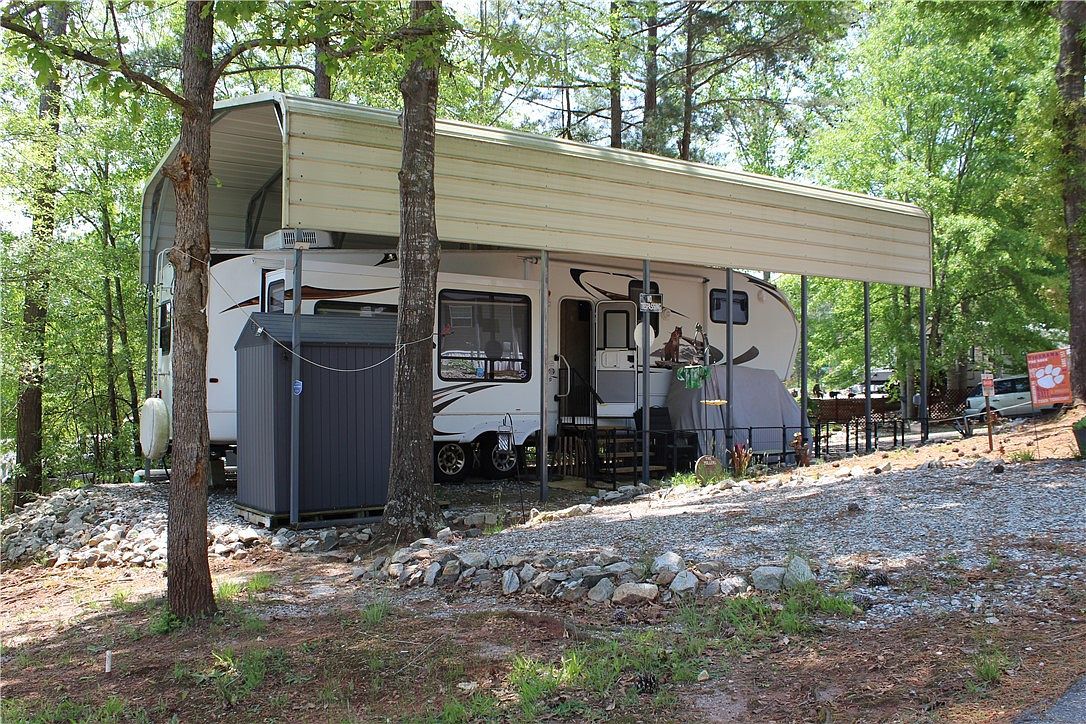 1114 Loch Ln Westminster, SC 29693 - Thumbnail 2