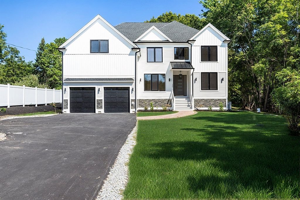 130 Zoar Ave Attleboro, MA 02703  | Single Family