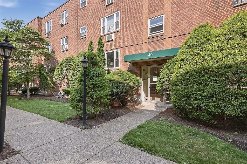 49 Colborne Rd APT B1 Brighton, MA 02135, 2135
