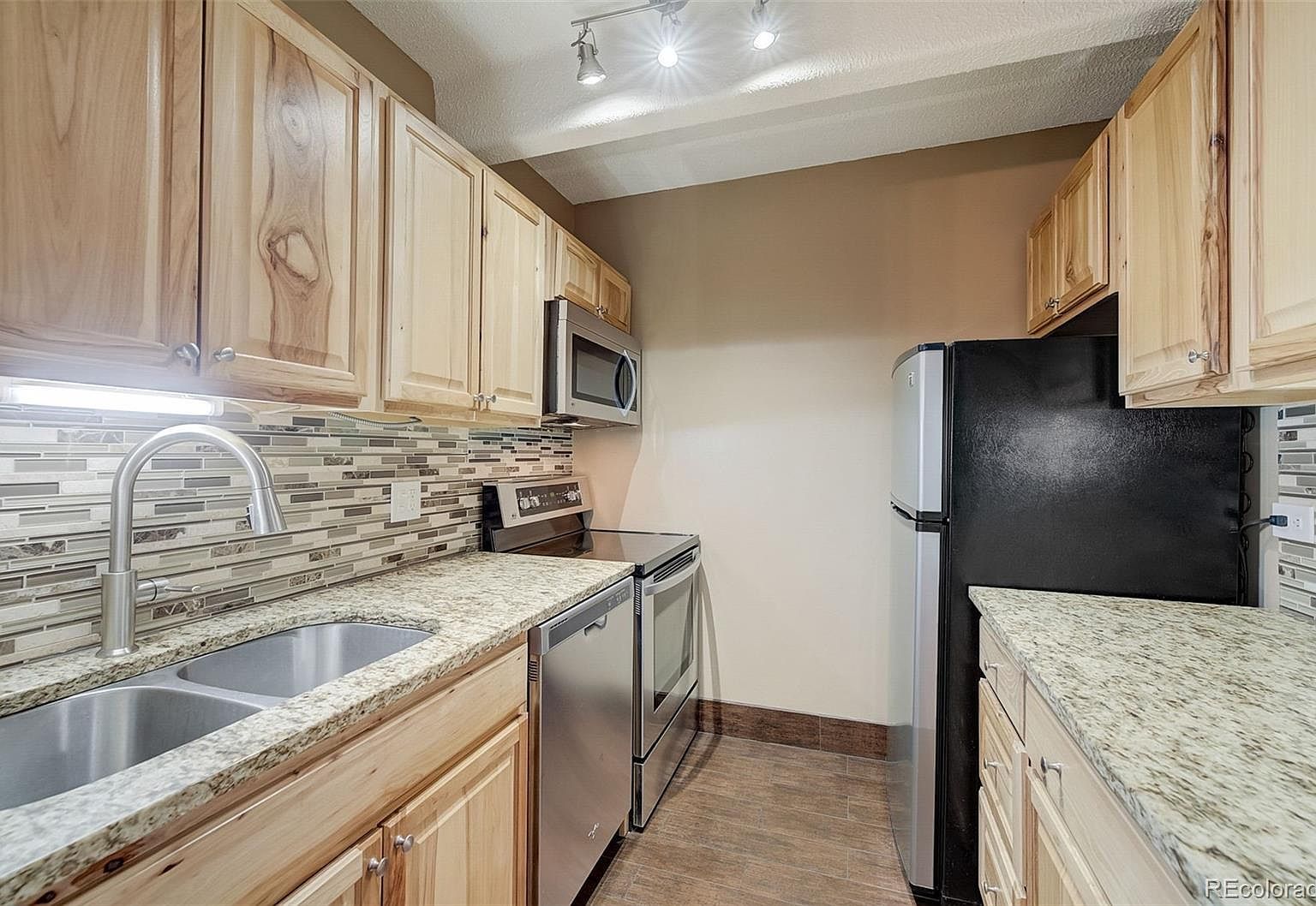 1255 N Ogden St APT 303 Denver, CO 80218 - Thumbnail 2