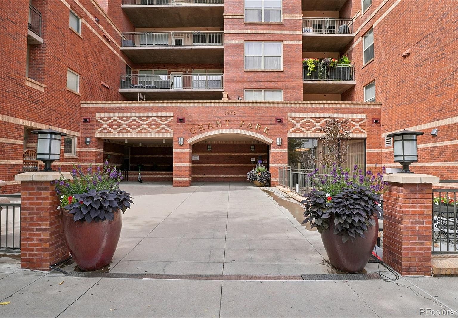 1975 N Grant St UNIT 515 Denver, CO 80203 - Thumbnail 2
