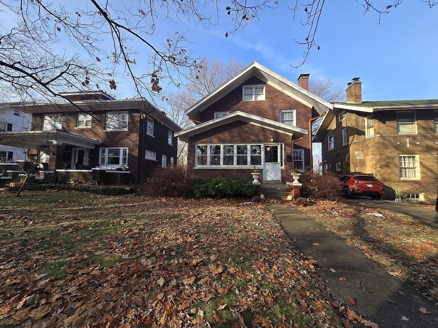 1416 N Clinton Blvd Bloomington, IL 61701 - Thumbnail 2