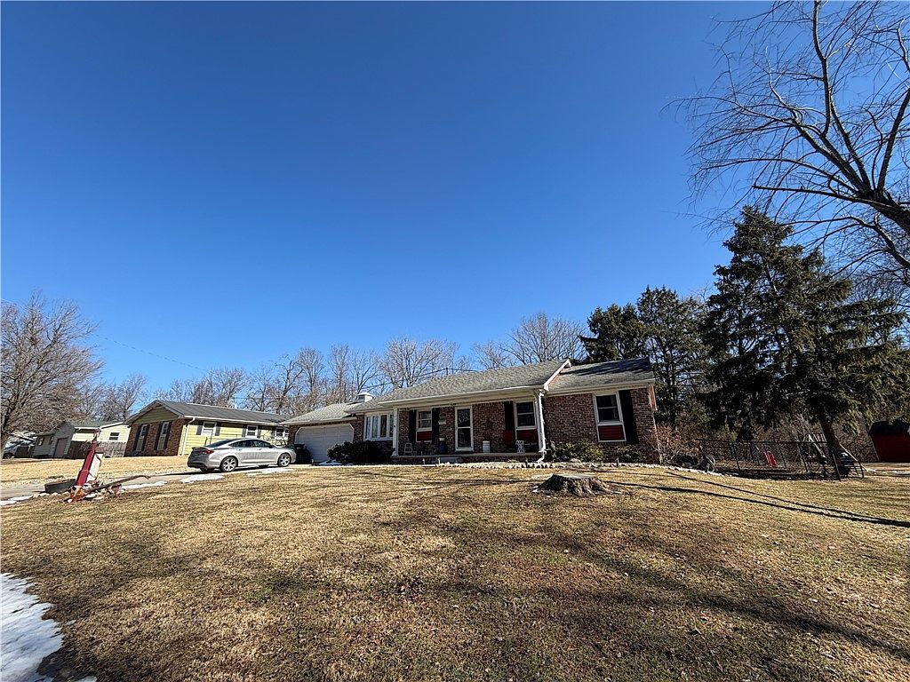 952 N Linden Ave Decatur, IL 62522 - Thumbnail 2