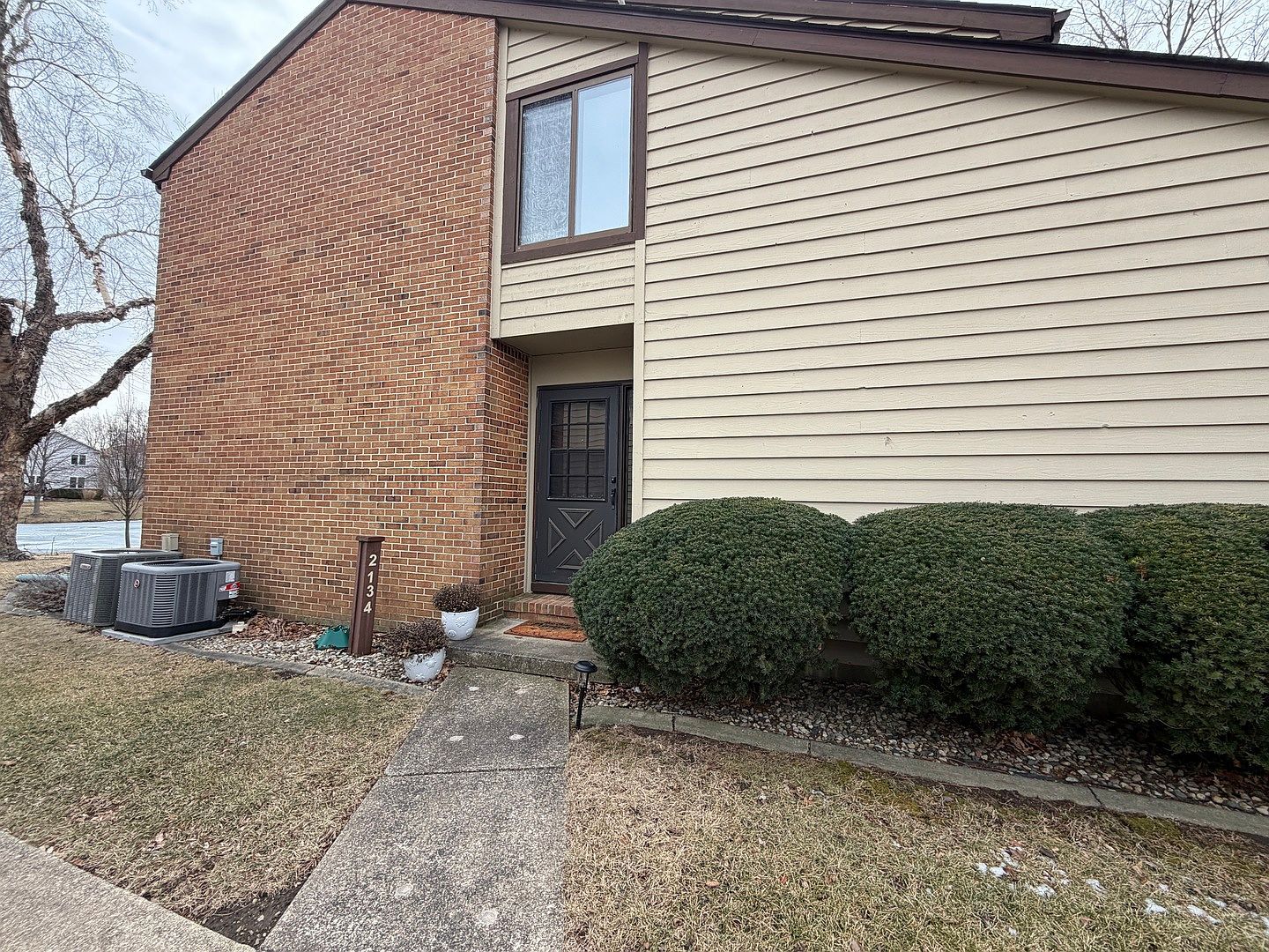 2134 Harbortown Cir #2134 Champaign, IL 61821 - Thumbnail 2