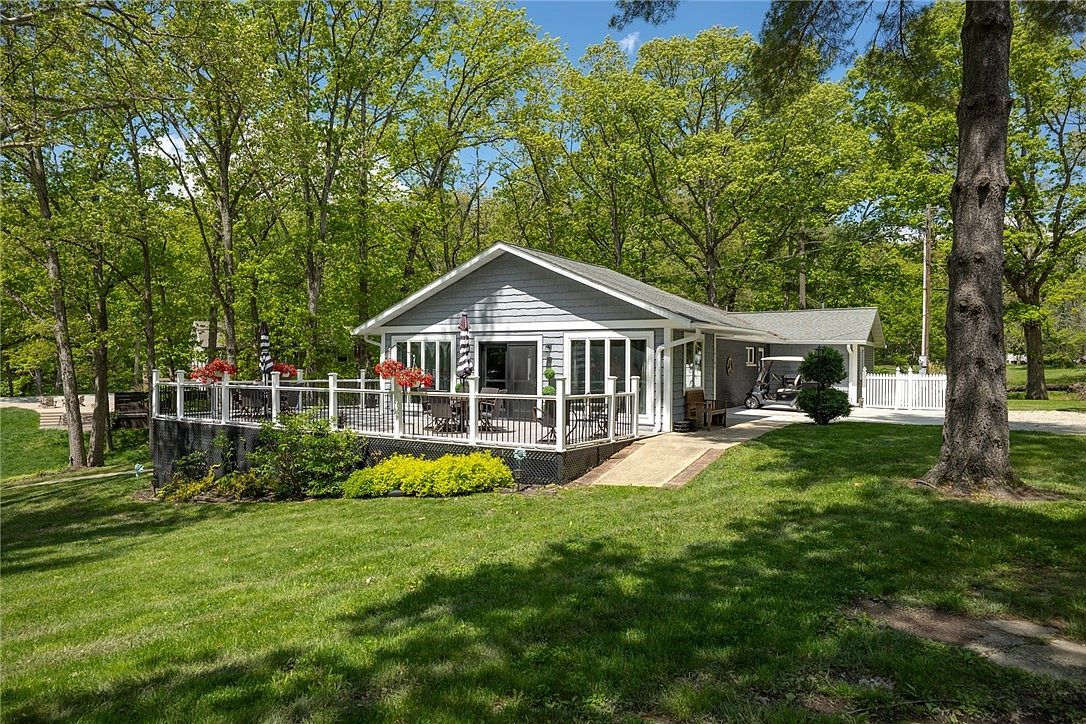 14704 N Court One Effingham, IL 62401 - Thumbnail 2