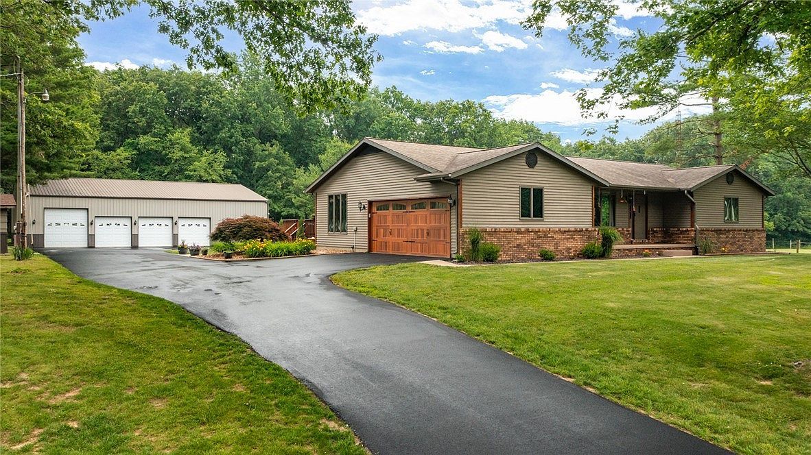 14480 N 1025th St Effingham, IL 62401  | Single Family