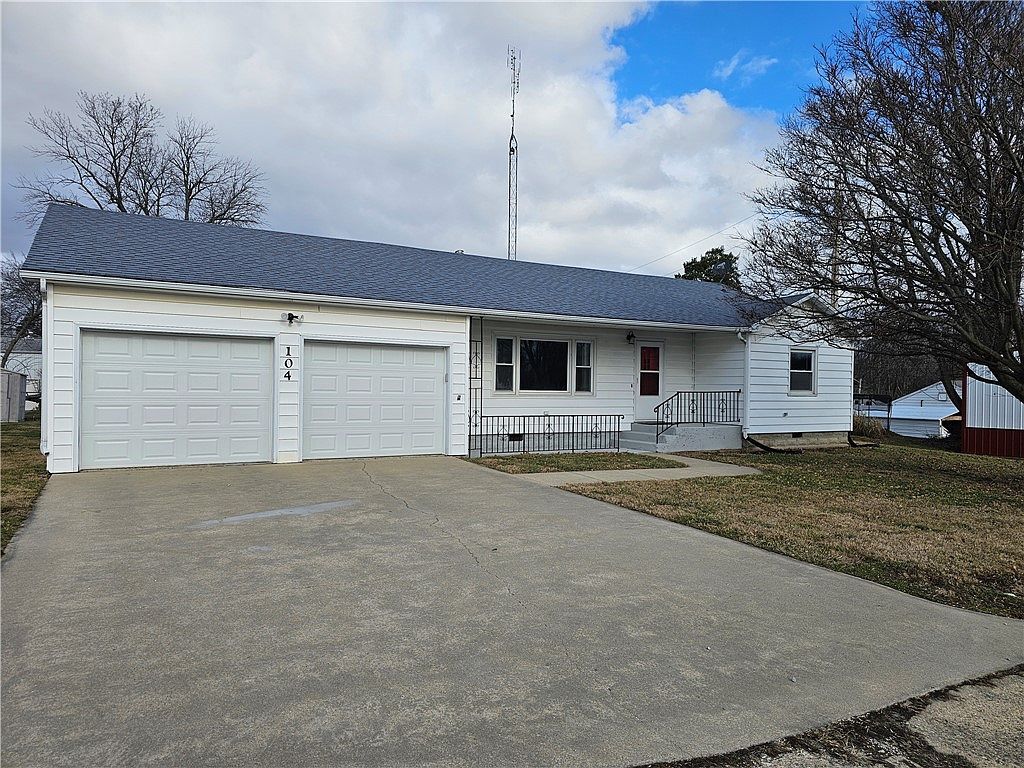 104 E Ohio St Greenup, IL 62428 - Thumbnail 2