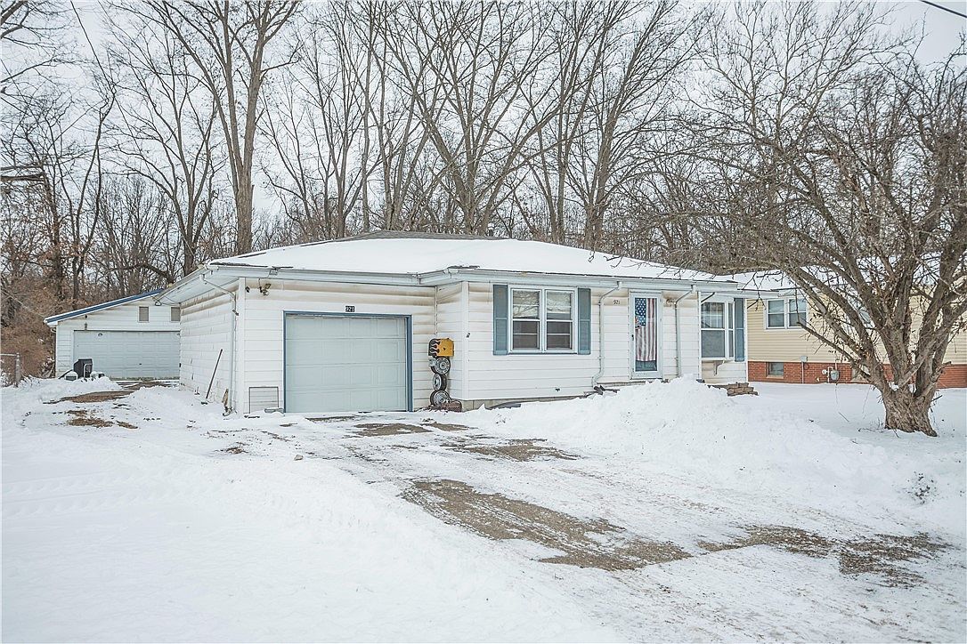 921 Lynn Dr Effingham, IL 62401 - Thumbnail 2