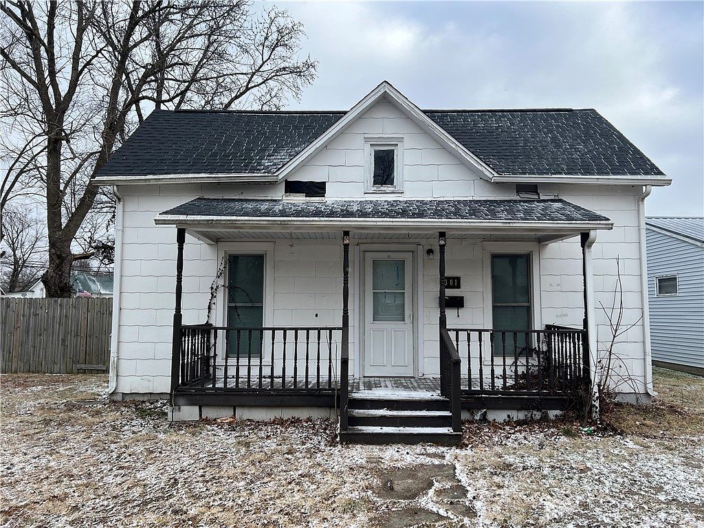 301 S 3rd St Altamont, IL 62411 - Thumbnail 2