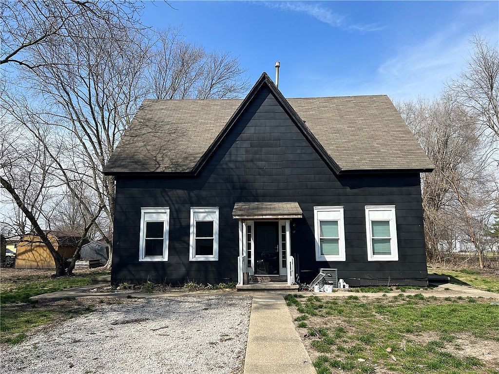 208 Poplar St Ashmore, IL 61912  | Multi Family