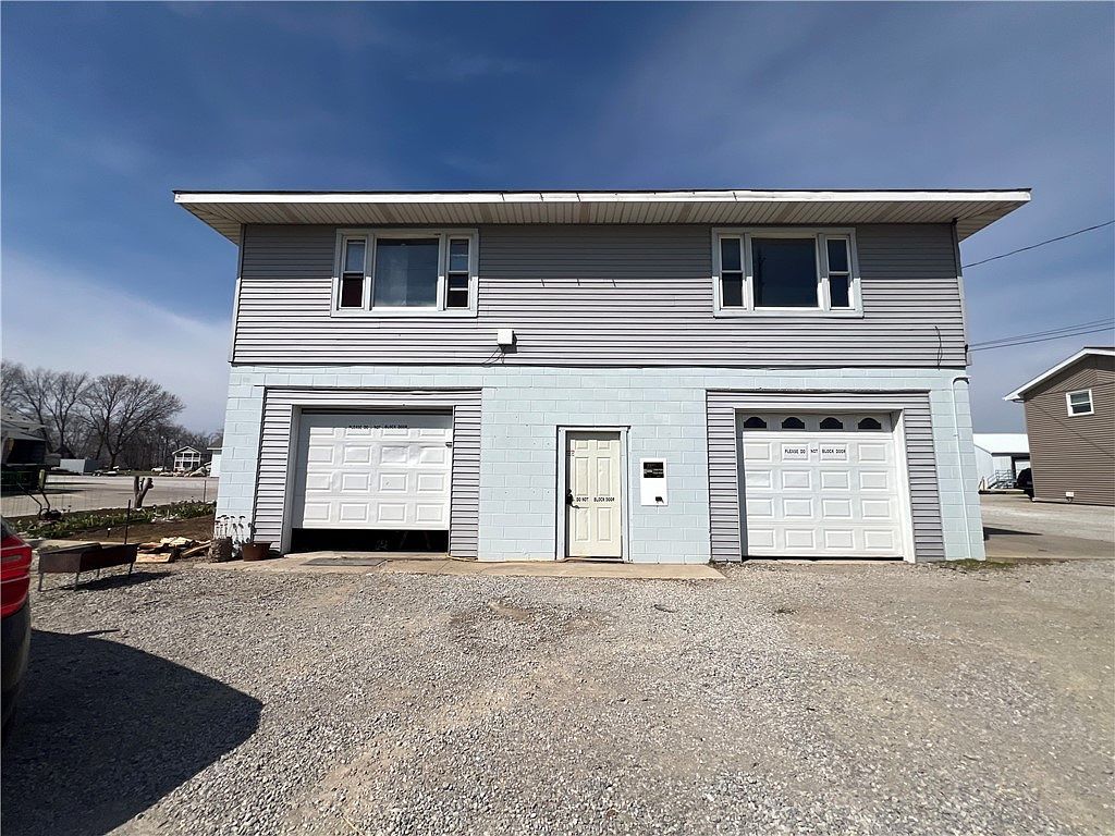 4 W Ashmore St APT A Ashmore, IL 61912  | Multi Family