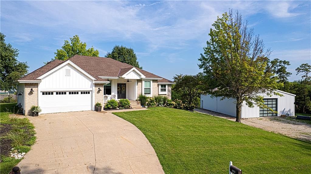 105 Summit Dr Wathena, KS 66090 - Thumbnail 2