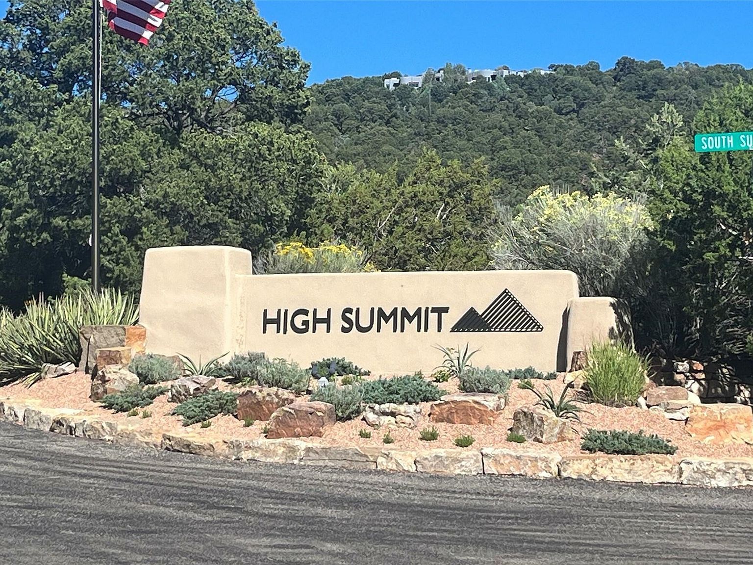 1083 S Summit Rdg Santa Fe, NM 87501 - Thumbnail 2