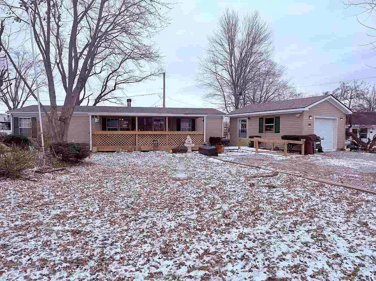 103 E Graceland Heights Dr Hagerstown, IN 47346 - Thumbnail 2