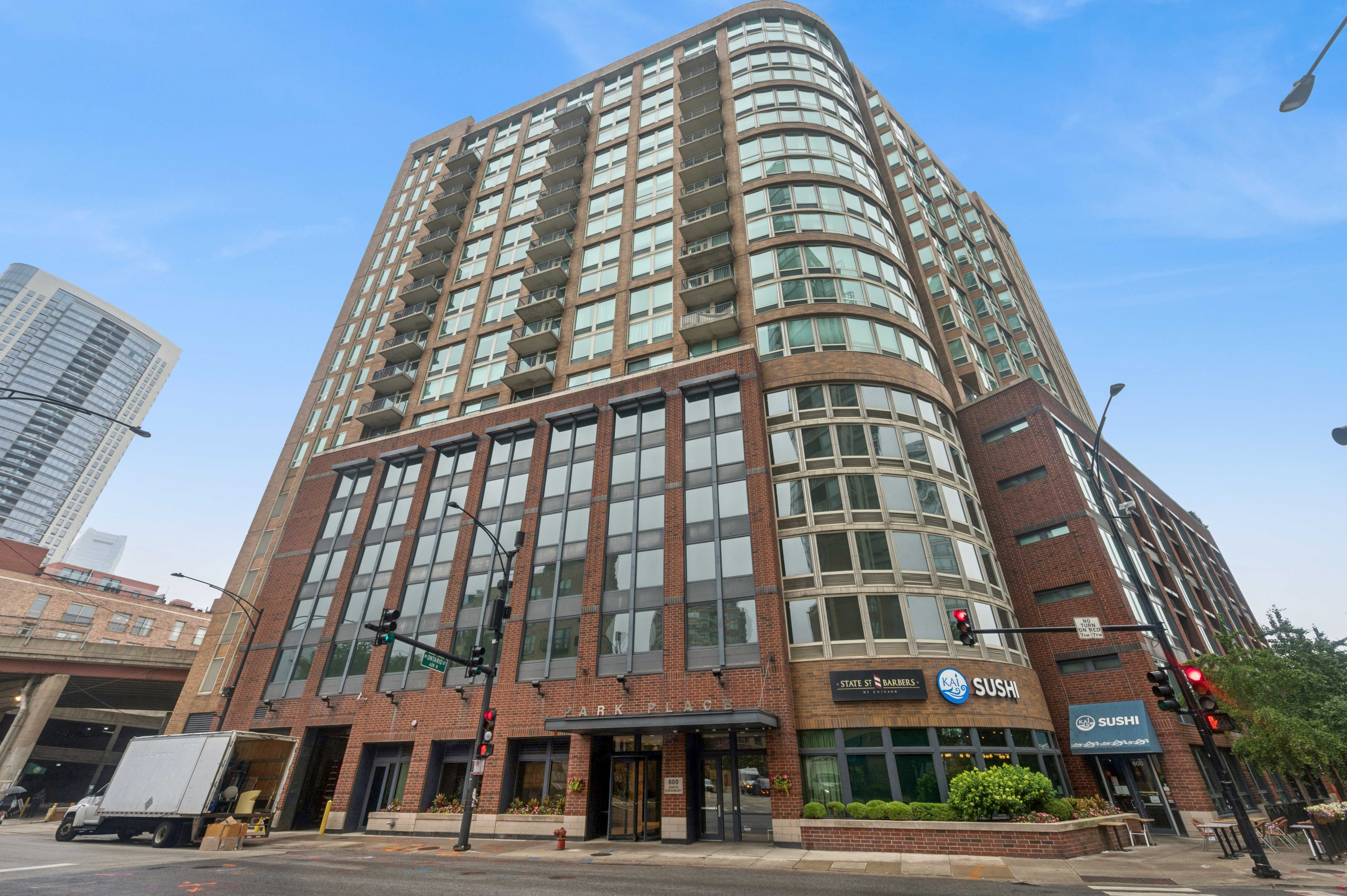 600 N Kingsbury St unit 207, Chicago, IL 60654, USA - Thumbnail 2