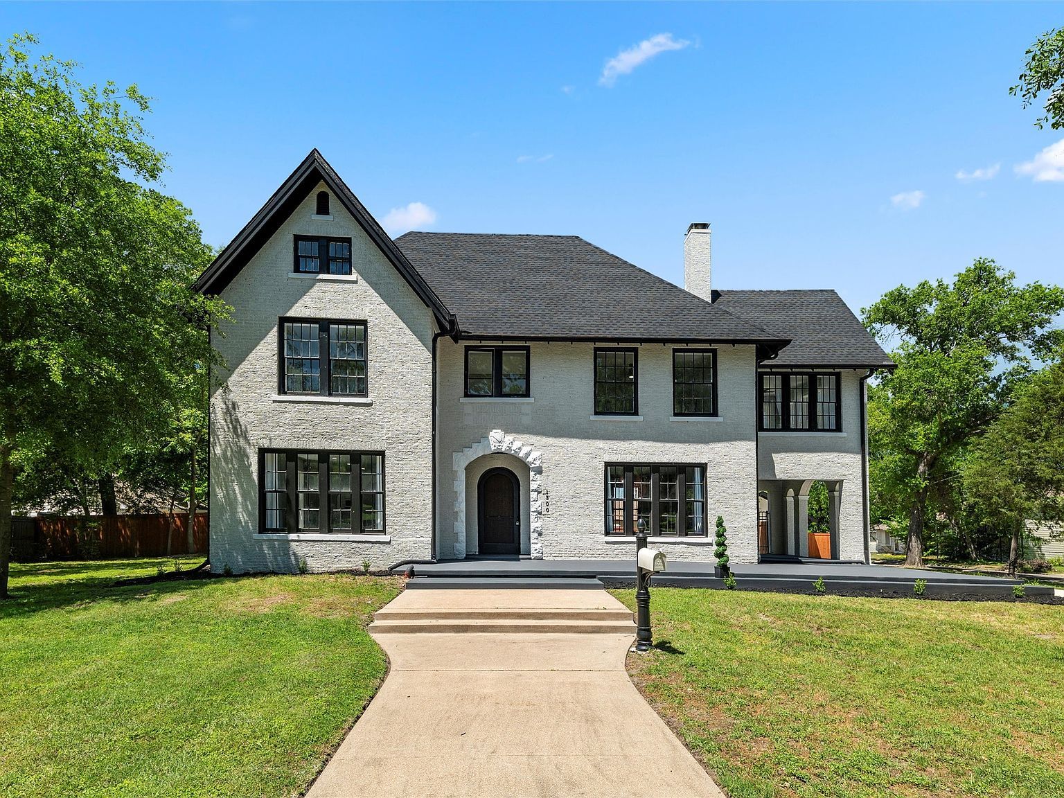 1300 W 3rd Ave Corsicana, TX 75110 - Thumbnail 2