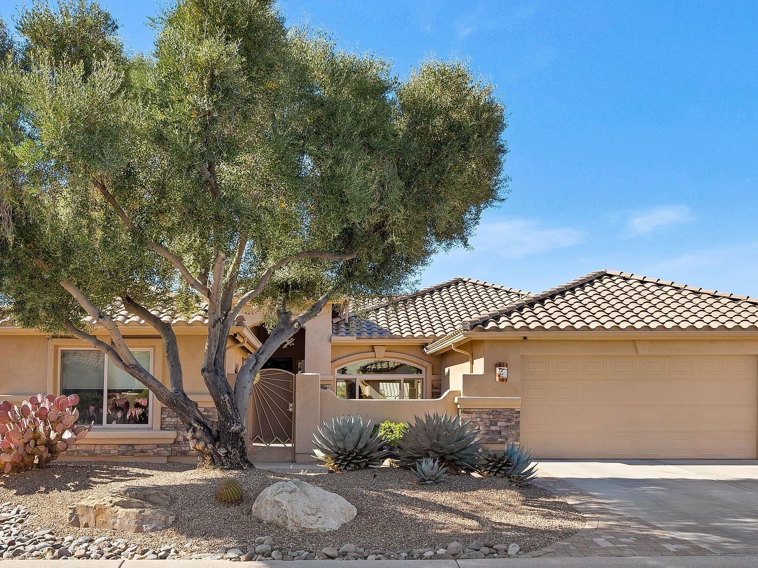 39936 S Sand Crest Dr Tucson, AZ 85739 - Thumbnail 2