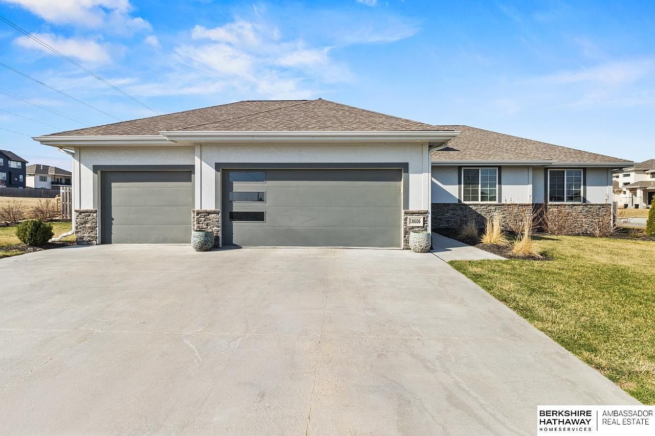18606 George Miller Pkwy Elkhorn, NE 68022 | Single Family