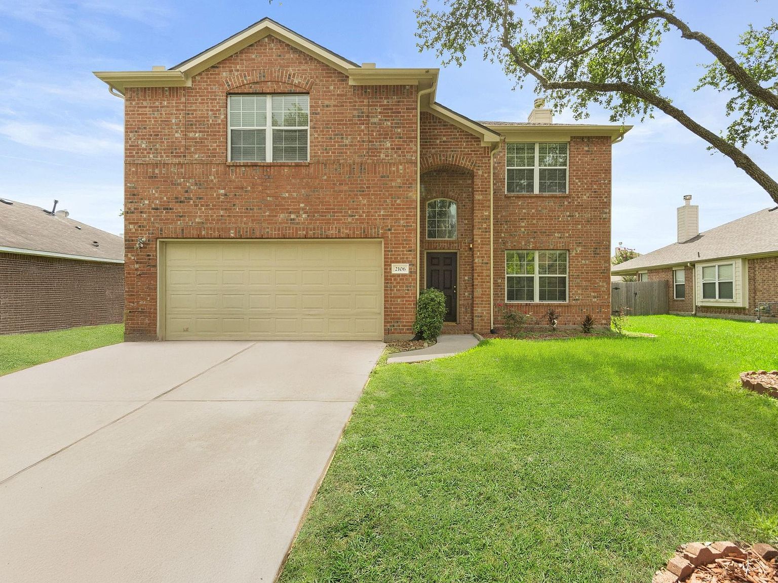 2106 Goldfinch Ln League City, TX 77573 - Thumbnail 2