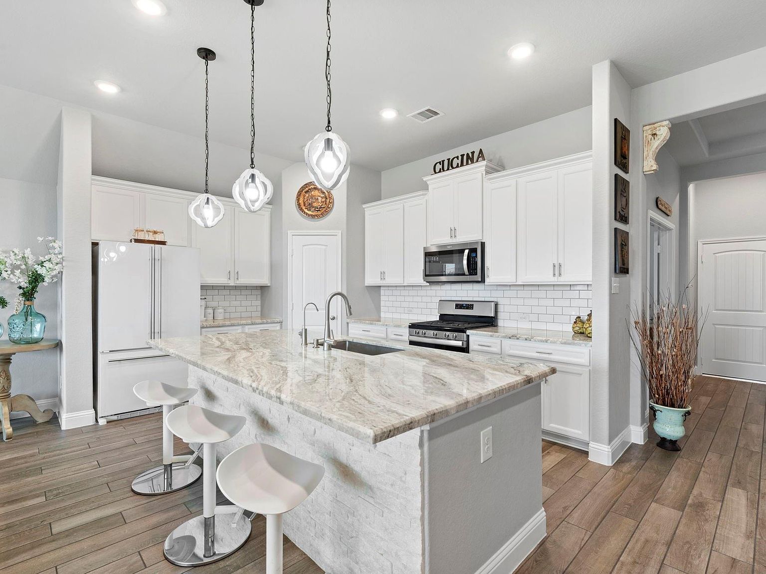 419 Barrios Bay Ln La Porte, TX 77571 - Thumbnail 2