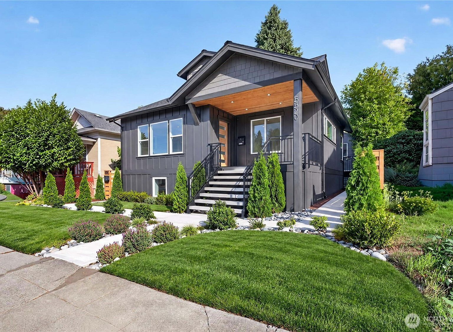 5520 Brooklyn Avenue NE Seattle, WA 98105, 98105