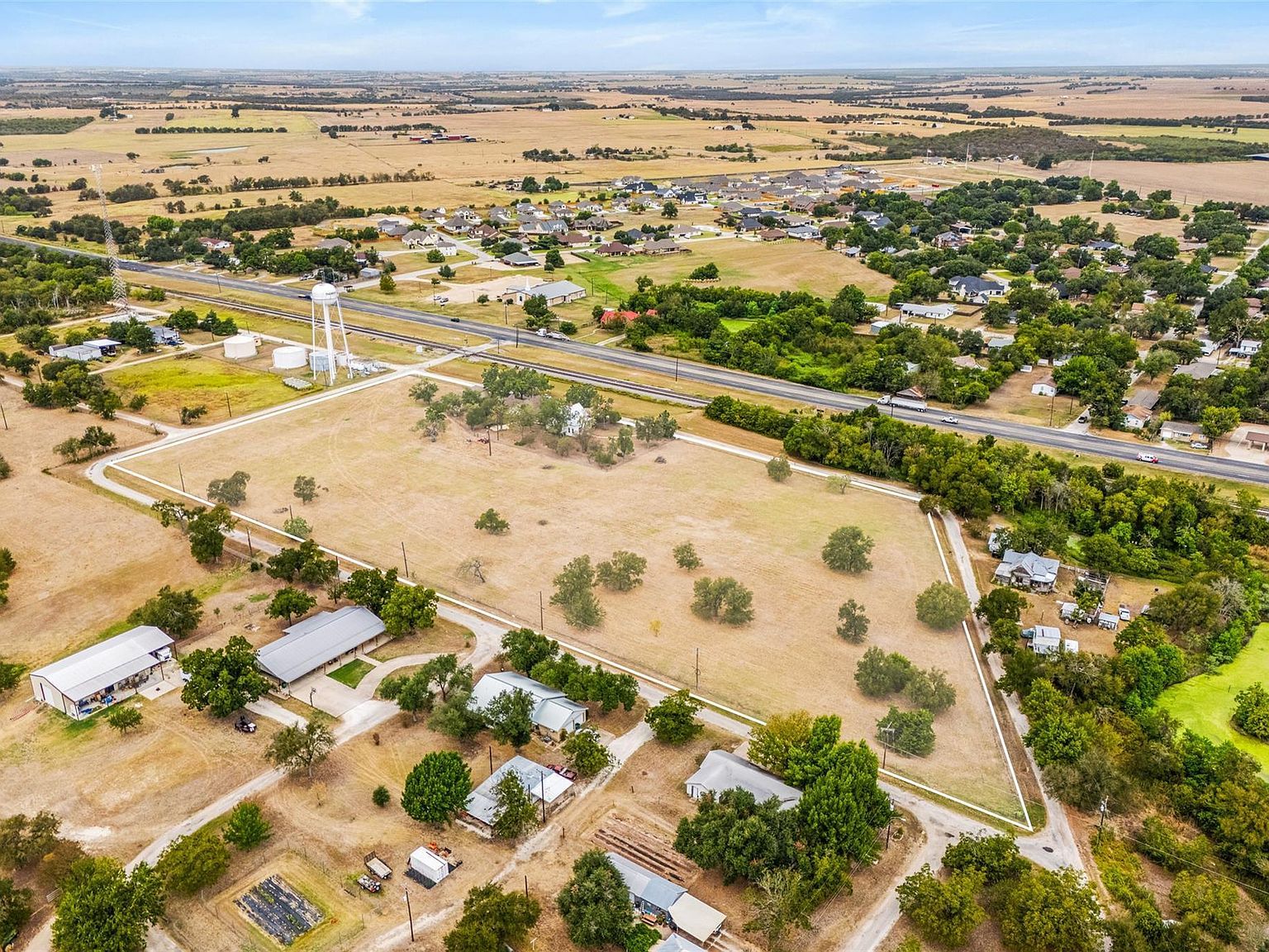 105 Davis Dr Thorndale, TX 76577 - Thumbnail 2