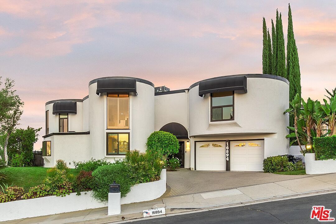 16894 Encino Hills Dr Encino, CA 91436 - Thumbnail 2