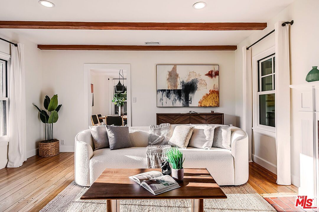 2446 Cheremoya Ave Los Angeles, CA 90068 - Thumbnail 2