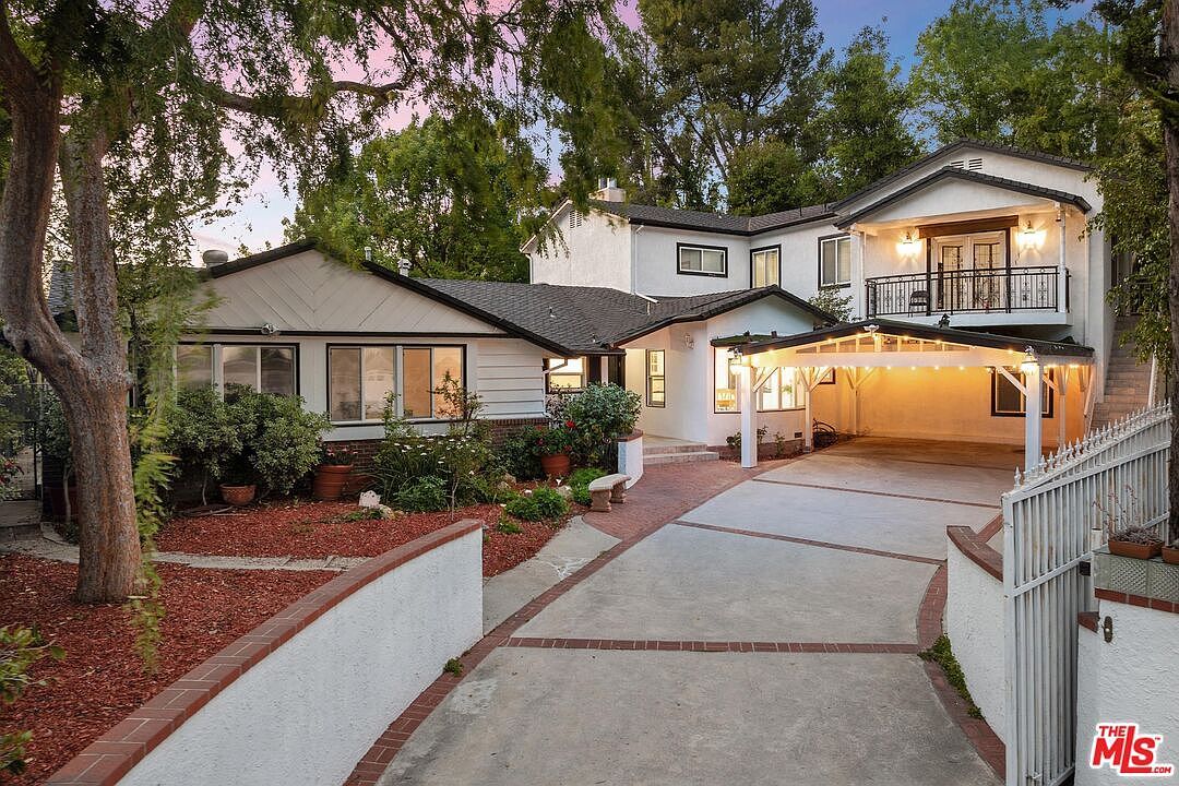 3601 Dellvale Pl Encino, CA 91436  | Single Family