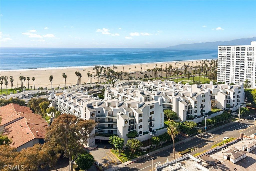2940 Neilson Way Unit 302 Santa Monica, CA 90405  | Condominium