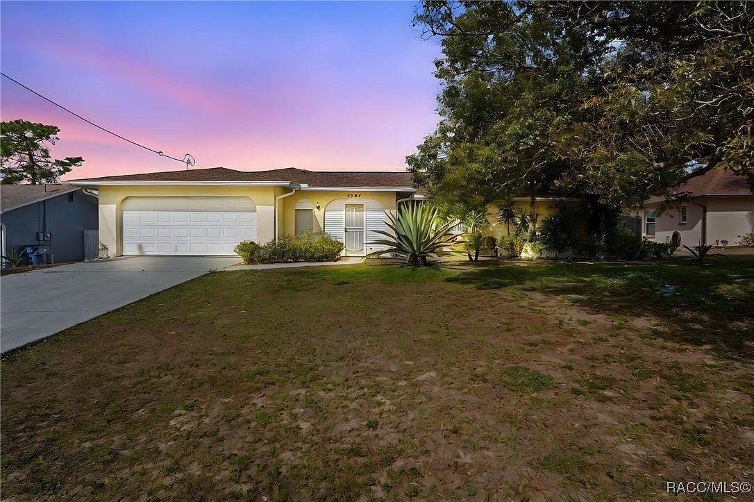 4307 Goldcoast Ave Spring Hill, FL 34609 - Thumbnail 2