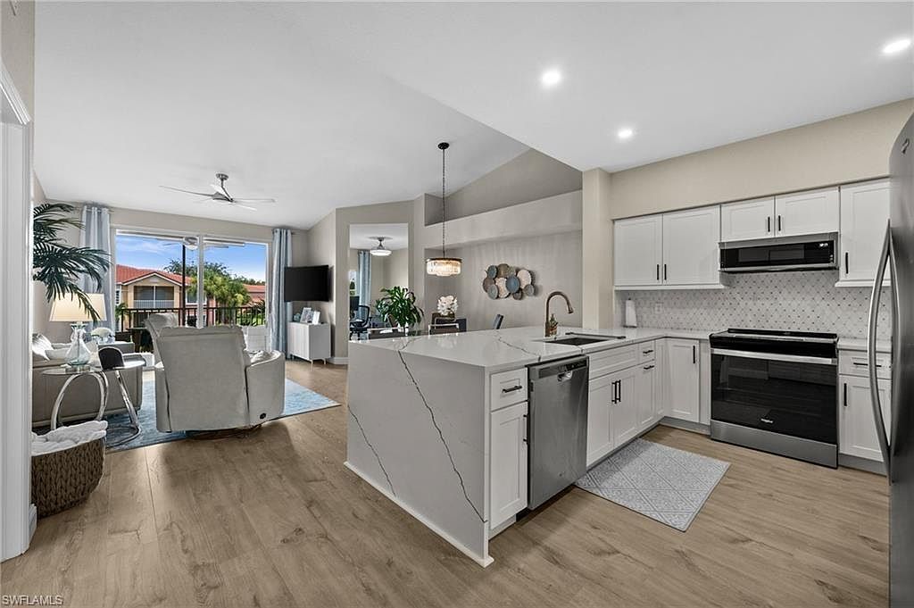 20261 Estero Gardens Cir UNIT 207 Estero, FL 33928 - Thumbnail 2