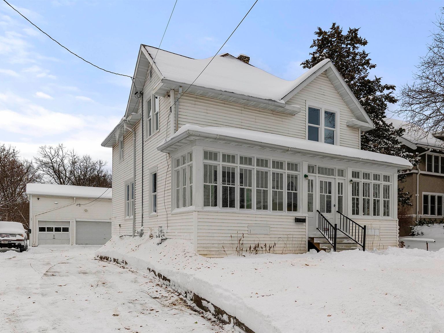 109 E Grand St Chilton, WI 53014 - Thumbnail 2