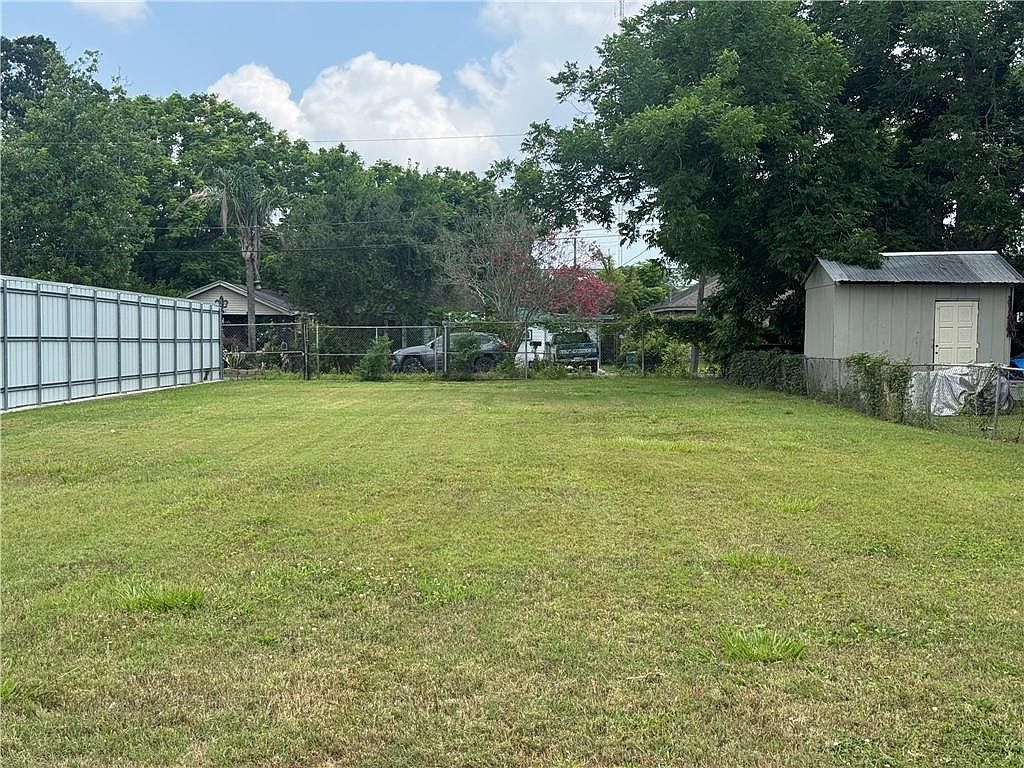 135 5th St Westwego, LA 70094  | Land/Lot