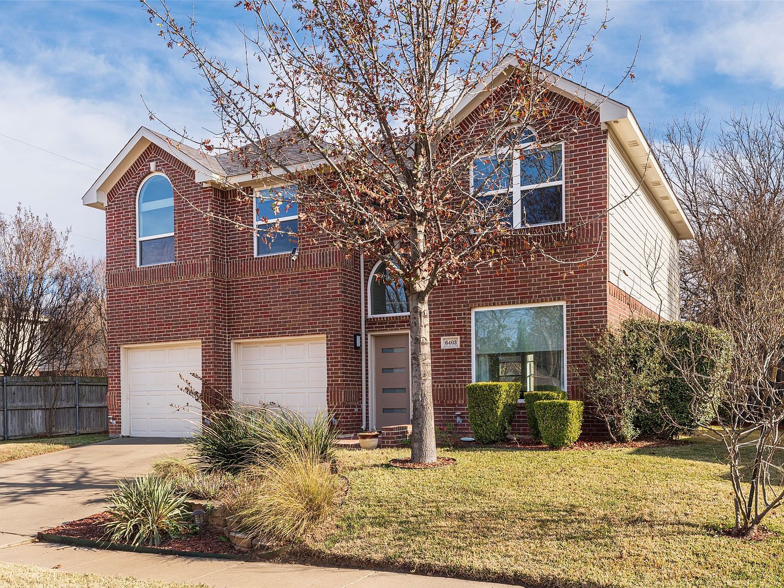 6403 Redstone Dr Arlington, TX 76001 - Thumbnail 2