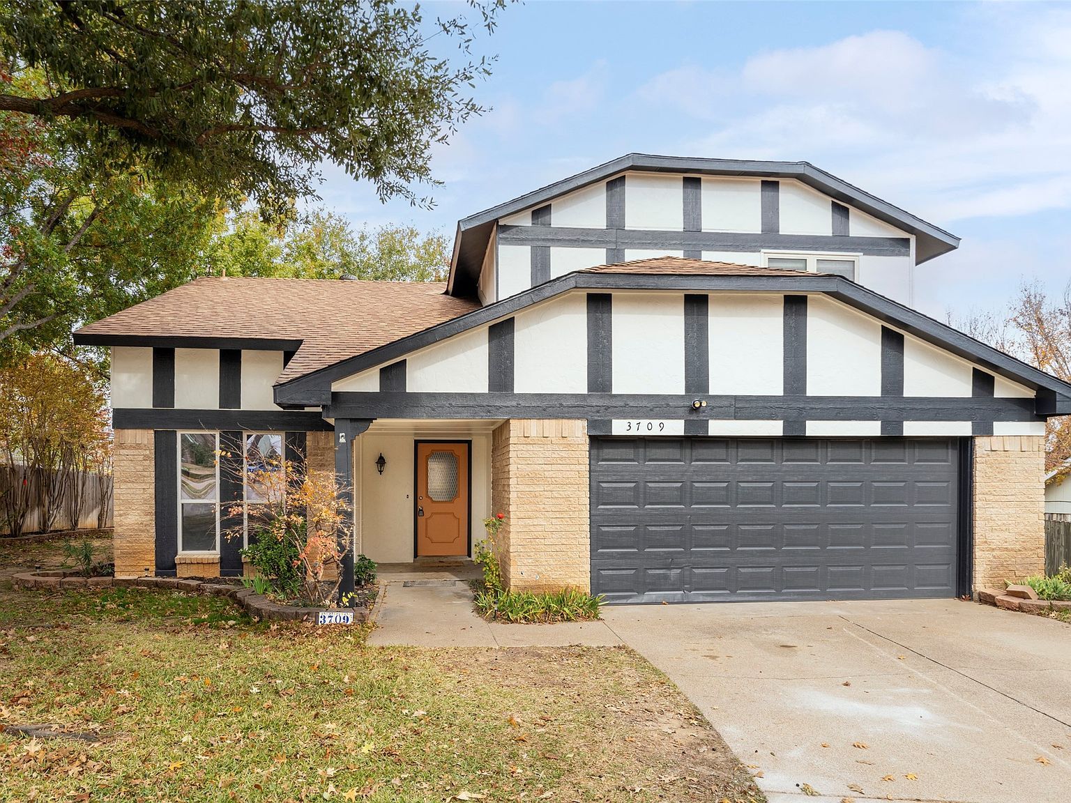 3709 Ravenhill Ln Arlington, TX 76016 - Thumbnail 2