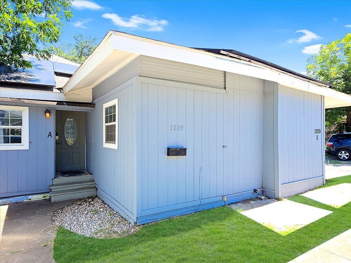 1209 15th Pl Fort Worth, TX 76164 - Thumbnail 2