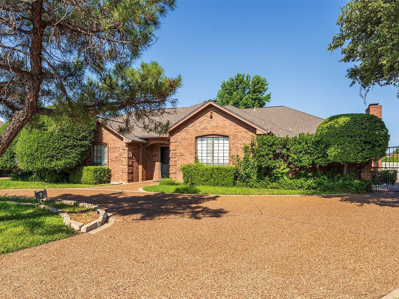 7454 Queensbury Cir Fort Worth, TX 76133 | Single Family