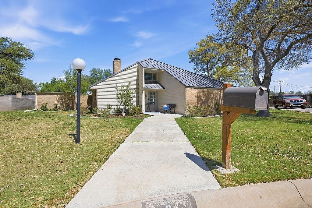 9 Auburn Ct Midland, TX 79705 - Thumbnail 2