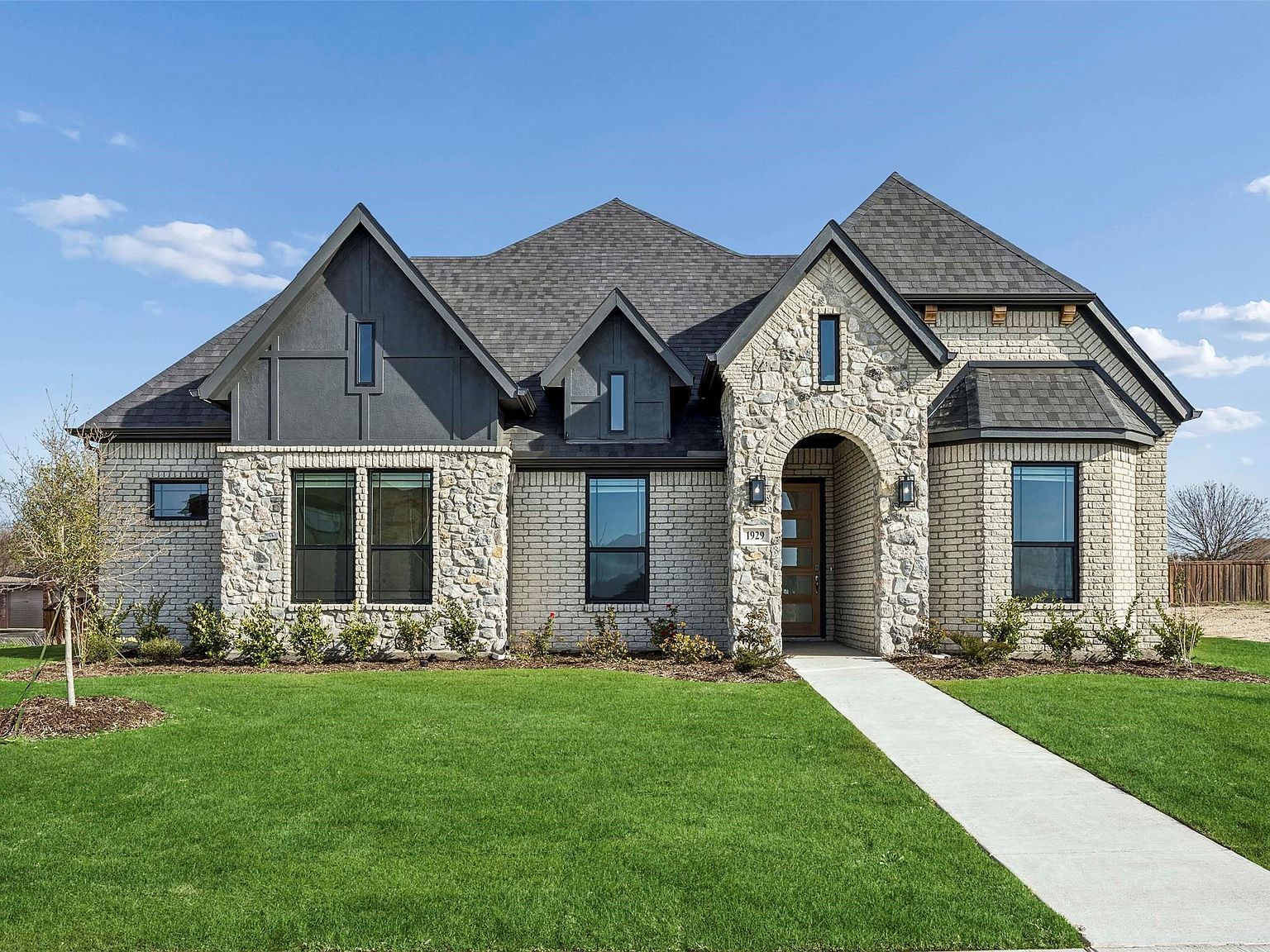 1929 Comanche Dr Desoto, TX 75115  | Single Family