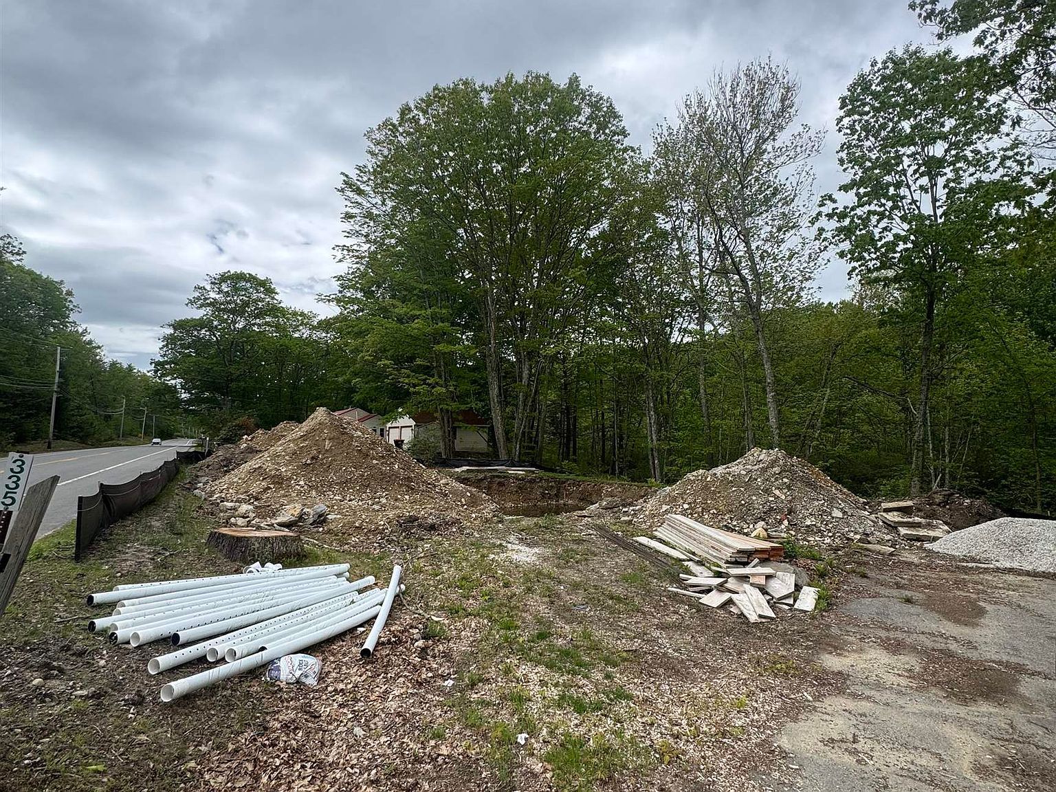 335 Raymond Rd Chester, NH 03036 - Thumbnail 2