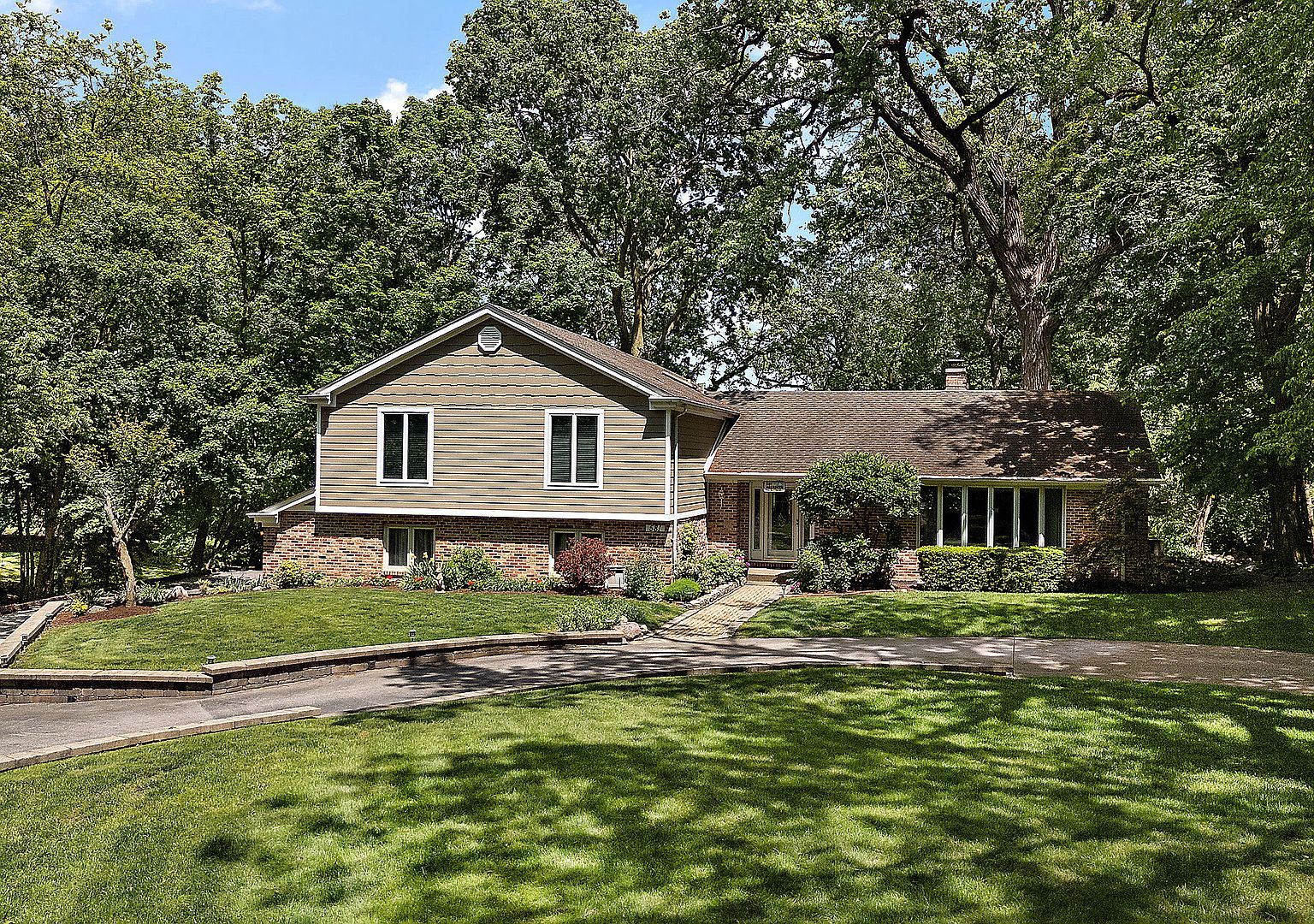 581 Aberdeen Rd Frankfort, IL 60423 - Thumbnail 2